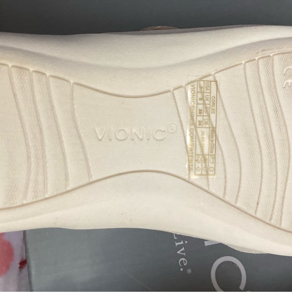 New Vionic sandals size 7 - Picture 5 of 10